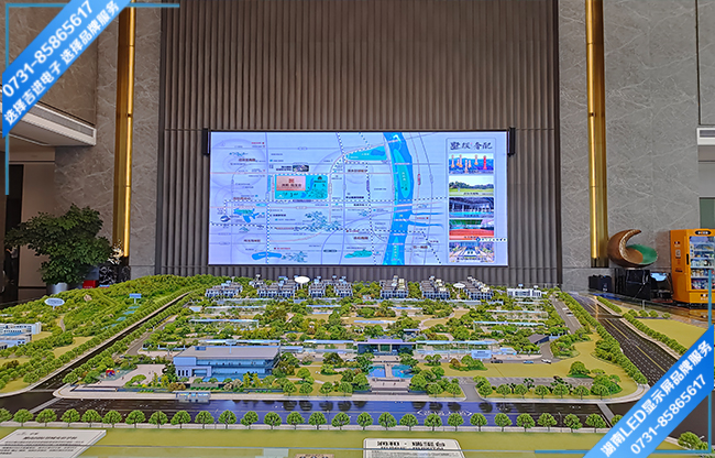 長(zhǎng)沙望城月亮島某售樓大廳LED顯示屏.jpg 長(zhǎng)沙望城月亮島某售樓大廳LED顯示屏.jpg